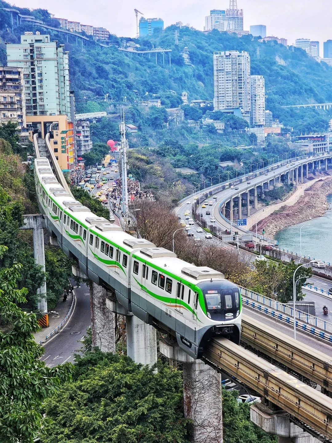 你还不知道吗？38就能在重庆玩一天！🤩