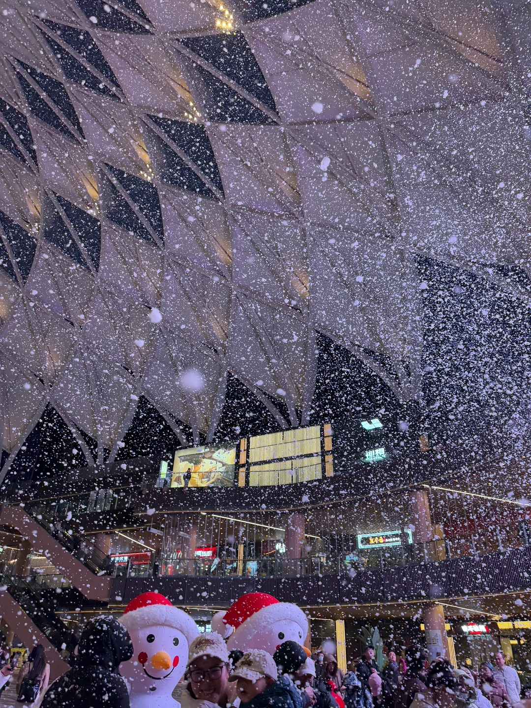 免费小火车+人造雪，娃玩到不肯回家…
