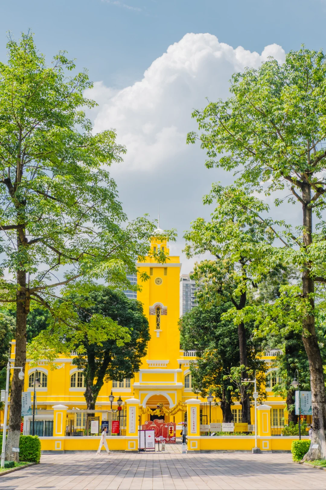 谁还没发现这座藏在市中心的民国黄楼啊