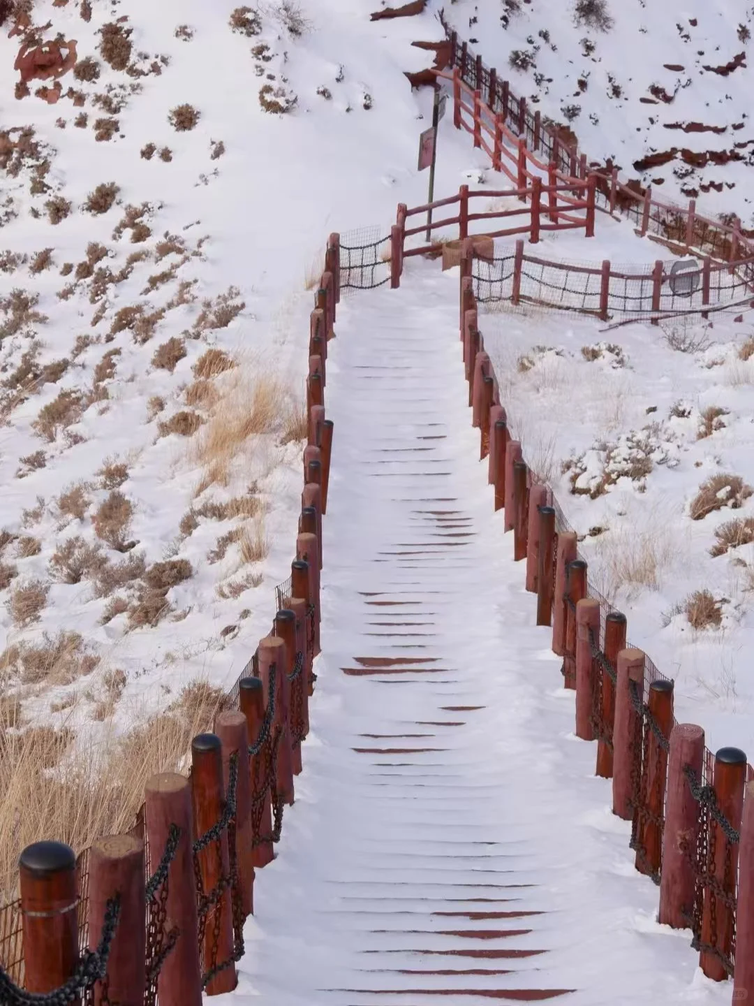 雪后平山湖✔西北版 “冰雪丹霞” 美哭❄️