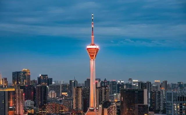 大量泰国游客涌入四川成都,打着旅游幌子不逛宽窄巷子不吃火锅,为什么