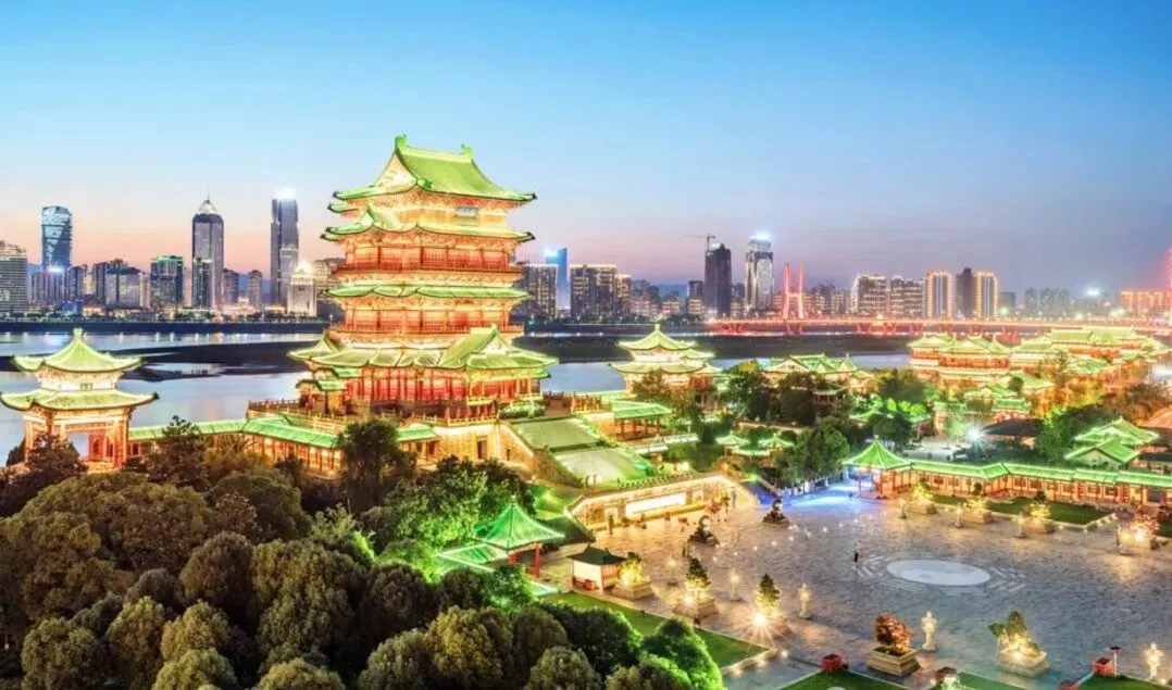 旅游攻略 | 第一次来南昌玩?十大必逛景点+十大必吃特色美食,绝对不虚此行