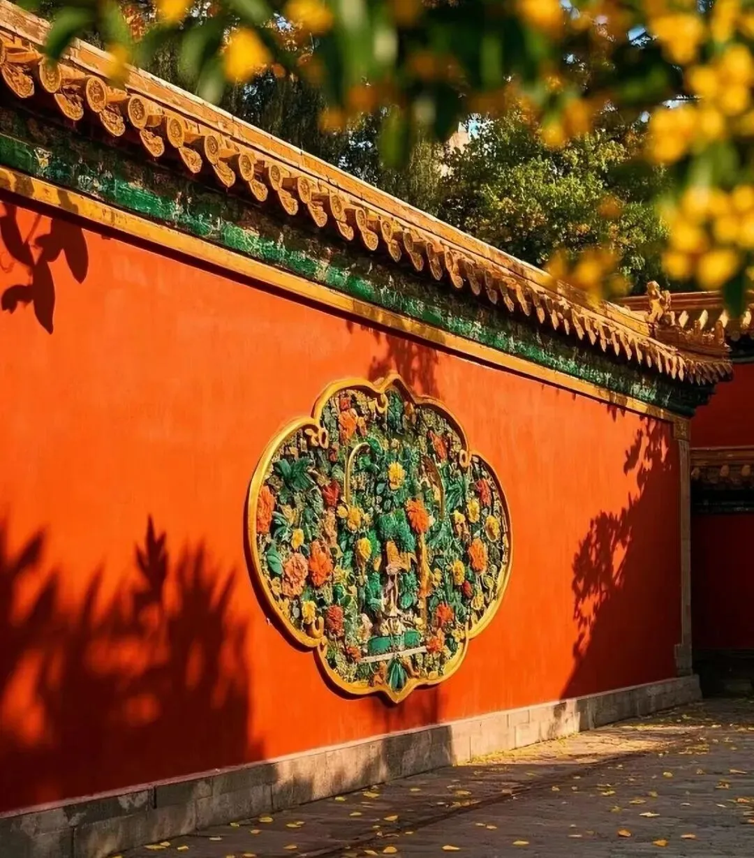 大量韩国游客涌入北京,打着旅游幌子不逛故宫不吃北京烤鸭,为什么