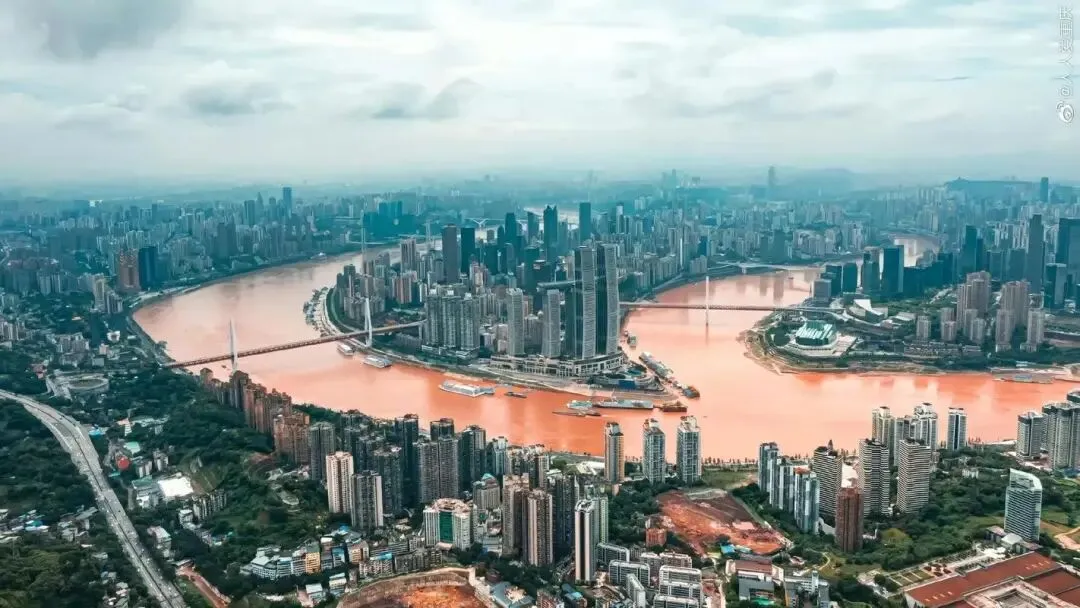 重庆旅游攻略:从《疯狂的石头》到《少年的你》,解锁N部电影同款取景地,做朋友圈最酷的崽.陪最爱的人,逛最魔幻的城.