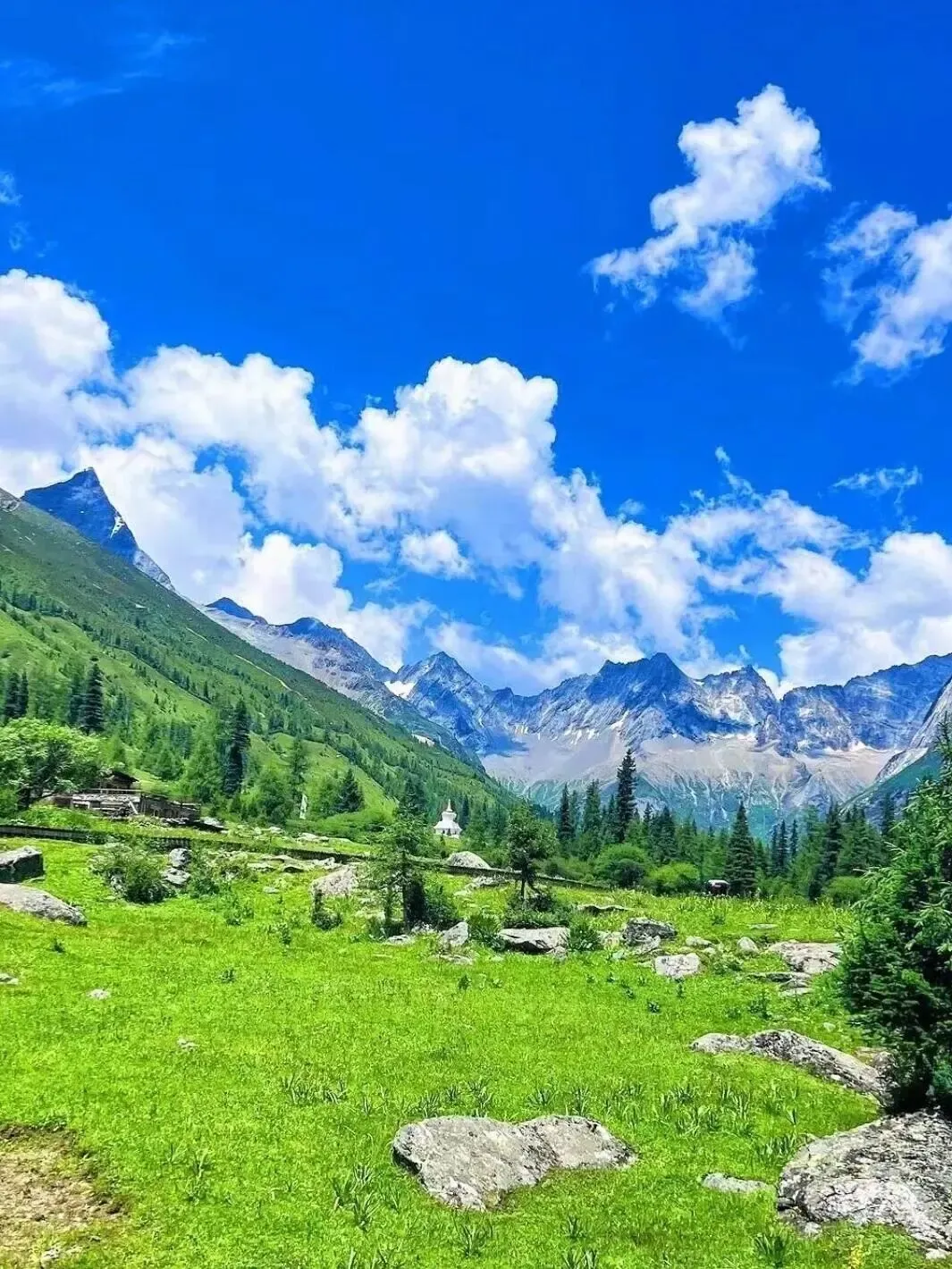 四川的这处人间秘境宝藏景点,云海翻涌,似天上人间,堪称西南山水的天花板!
