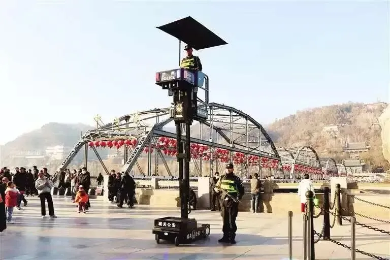 中山桥景区警用多功能可升降执勤台正式上岗