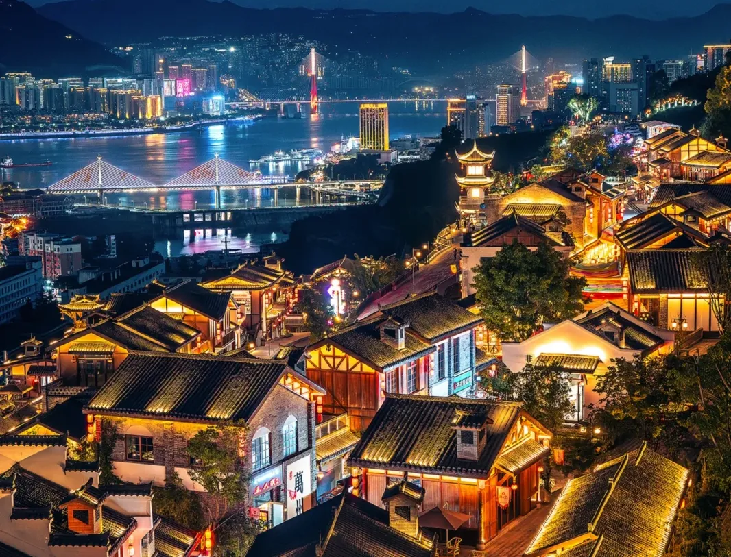 大量日本游客涌入重庆万州,打着旅游幌子不逛万州大瀑布不吃万州烤鱼,为什么