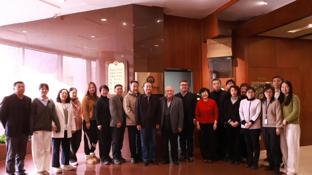 原国家旅游局局长、原中国旅游协会会长邵琪伟致贺中国旅游协会成立四十周年