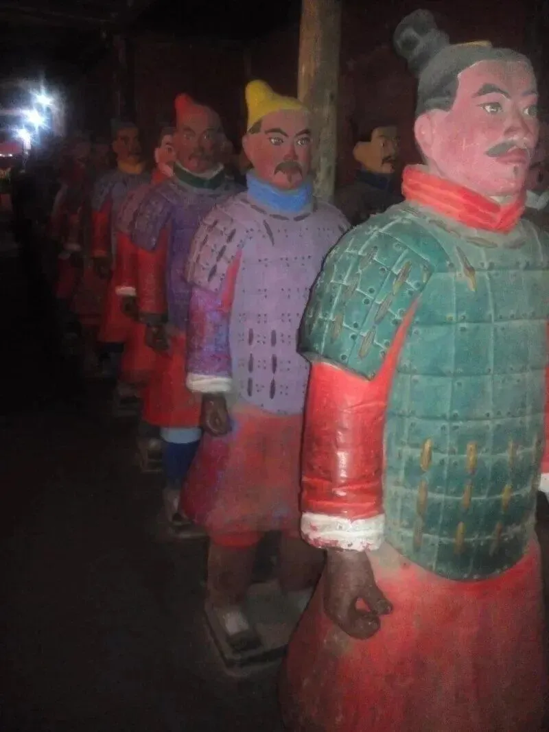 你去过最离谱的景区是什么?网友:去过一个寺庙,俩和尚正在屋里联机打CS~~