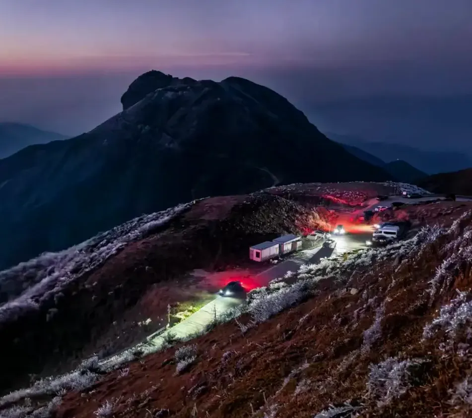 大量日本游客涌入湖南郴州,打着旅游幌子不逛东江湖不吃栖凤渡鱼粉,为什么