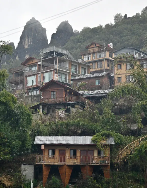 大量日本游客涌入怒江,打着旅游幌子不看丙中洛不吃漆油鸡,为什么?