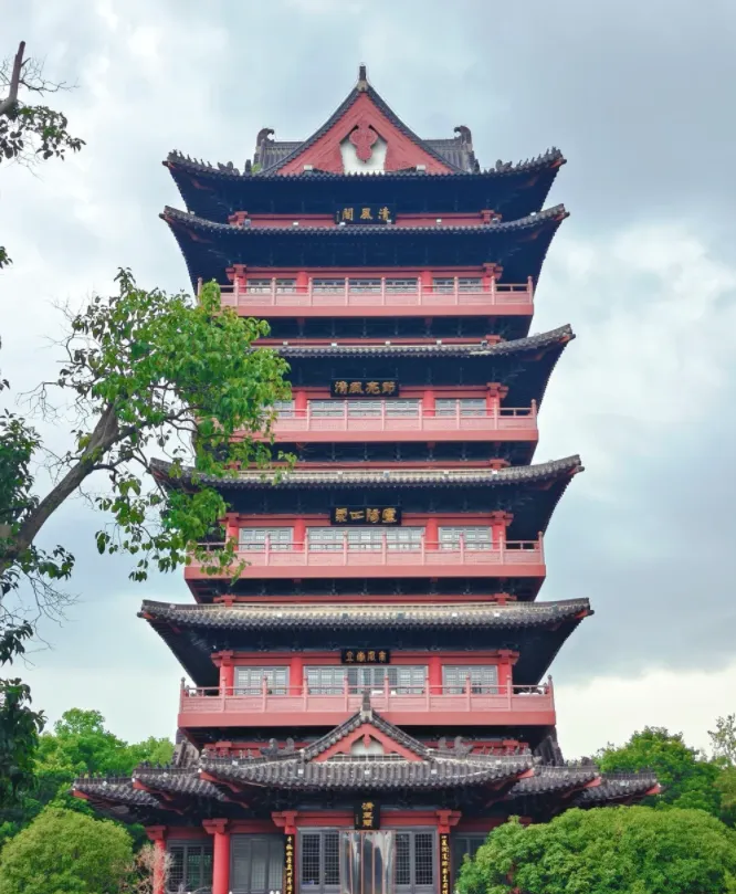 大量日本游客涌入合肥,打着旅游幌子不逛包公祠不吃淮南牛肉汤,为什么?