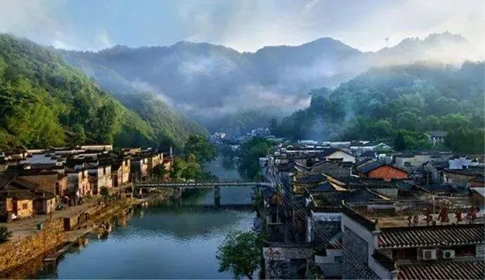 大量日本游客涌入江西景德镇,打着旅游幌子不逛古窑景区不吃冷粉,为什么?