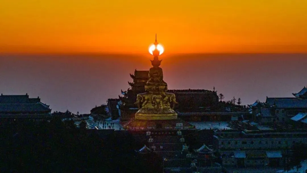 峨眉山拜佛旅游全攻略|2026年寺院免费了!这样玩不花冤枉钱,省时又省力