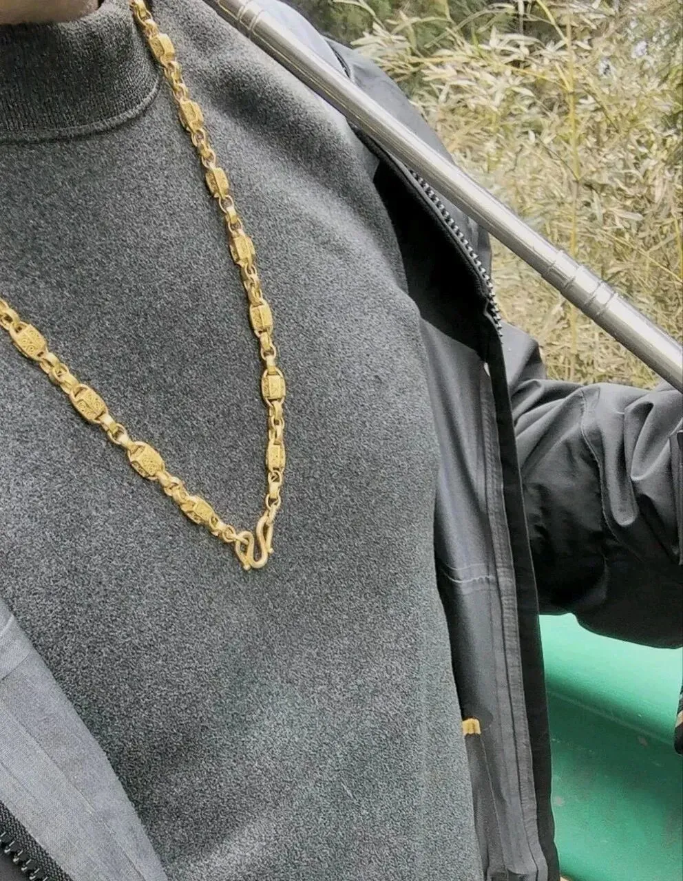 游客称在衡山景区丢失80克金吊坠