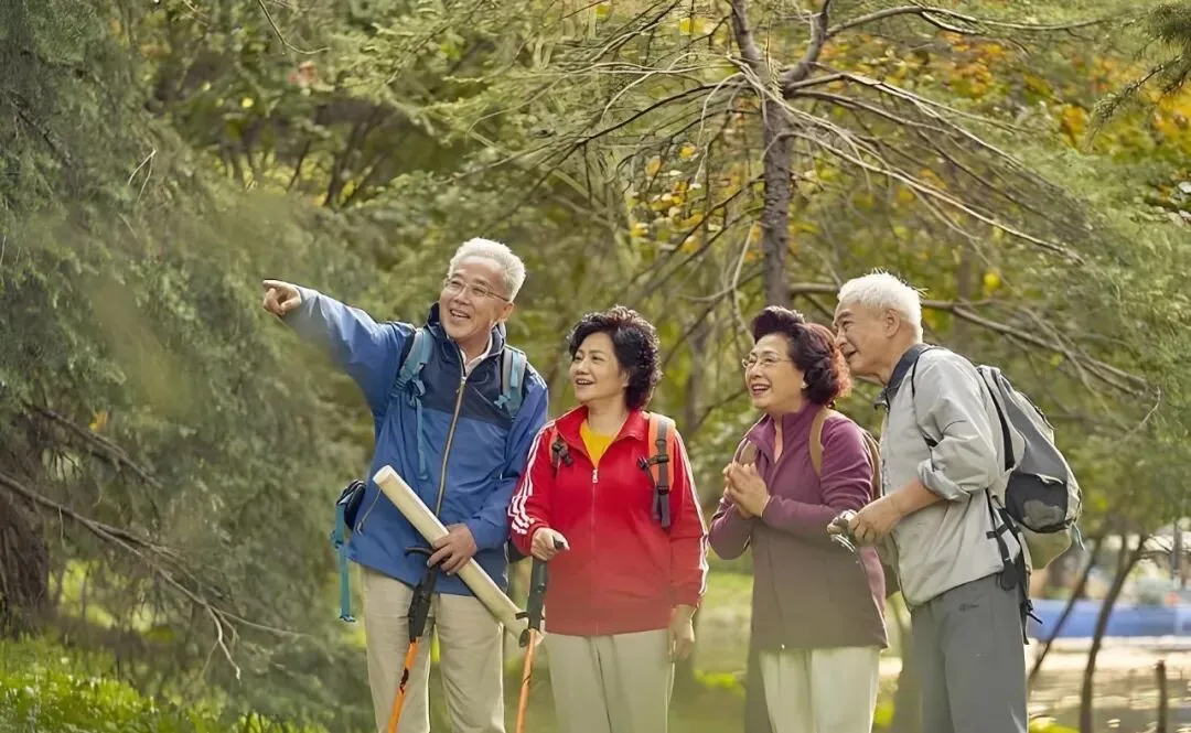 有意思:那些退休后,整天出门旅游的都是什么样的老年人?