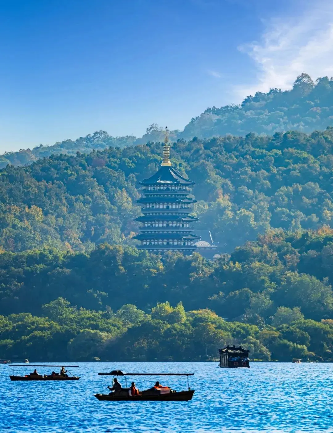 德国姑娘来中国杭州旅游,回国哭9天,坦言德国与中国差距一目了然