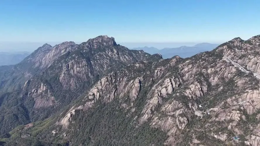 大量日本游客涌入江西上饶,打着旅游的幌子,不看婺源篁岭不逛三清山,想干啥?