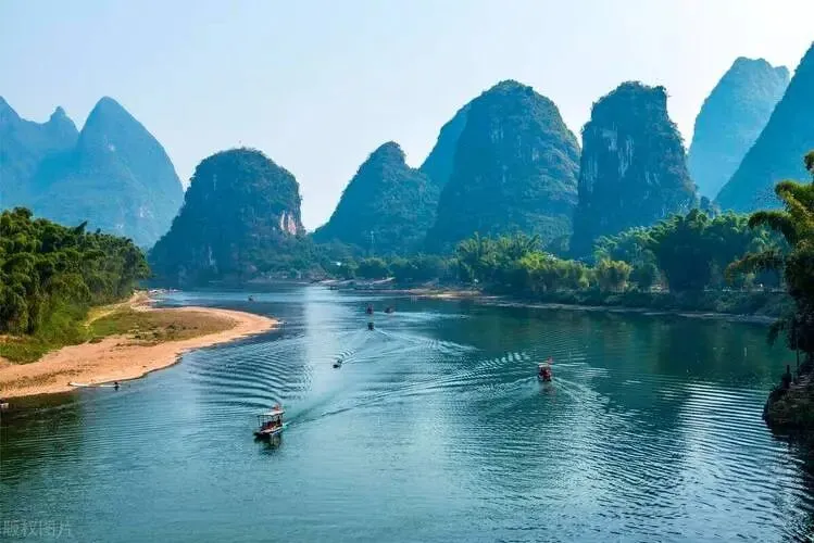 大量日本游客涌入广西桂林,打着旅游的幌子,不看漓江不逛遇龙河,想干啥?