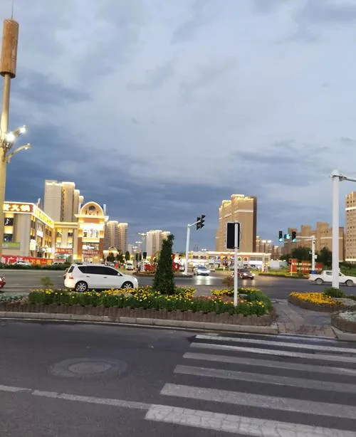 大量日本游客涌入克拉玛依,打着旅游的幌子,不逛世界魔鬼城,不吃凉皮,为什么?