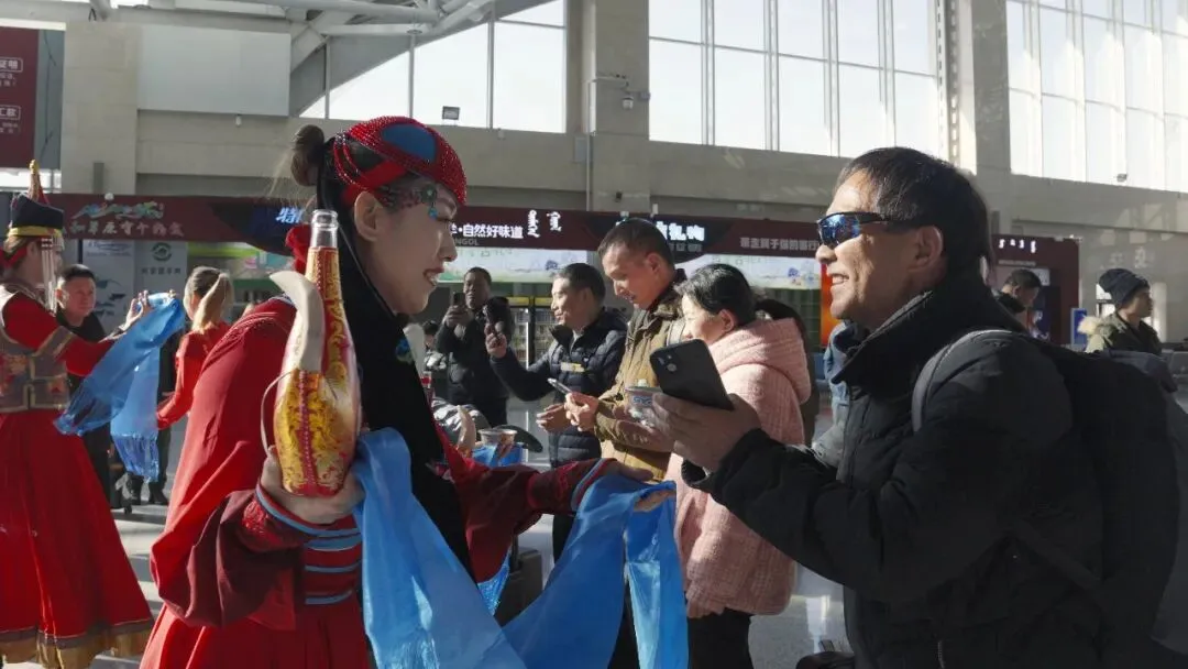 南京=乌兰浩特旅游包机首航落地