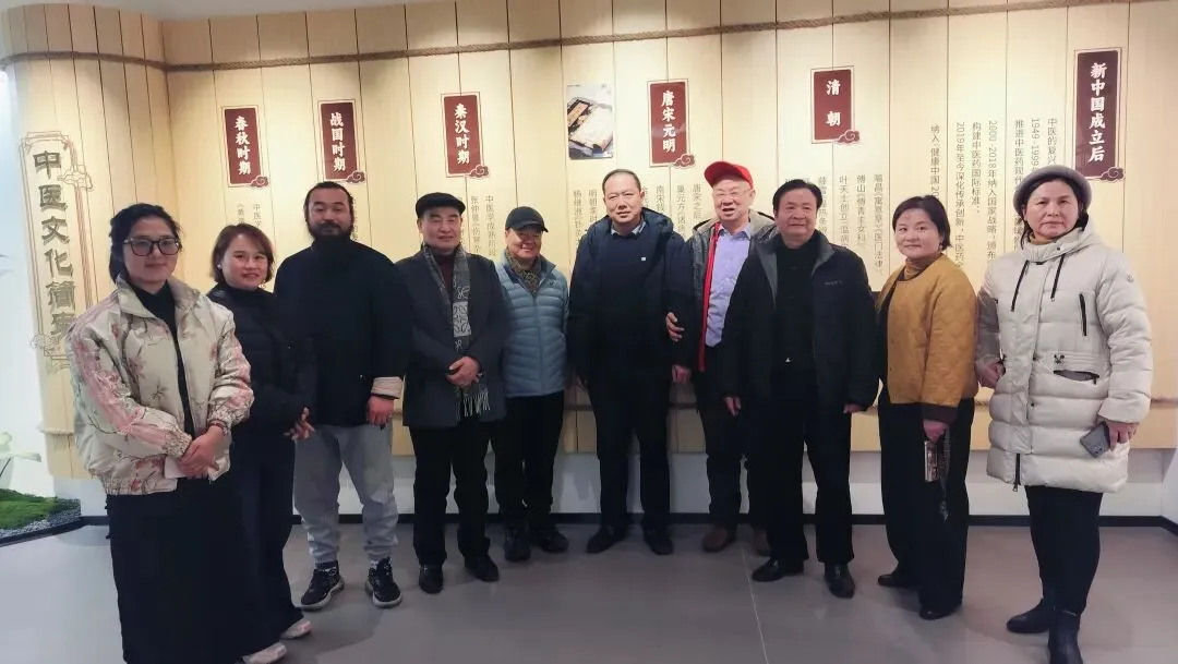平湖市旅游行业协会会长亲自带队参观征德堂中医药文化展示馆