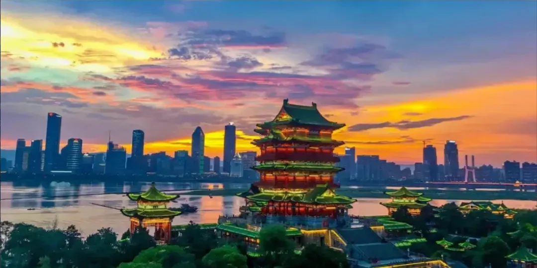 大量俄罗斯人涌入江西南昌,打着旅游的名义,不访滕王阁不看八一广场,想干啥?