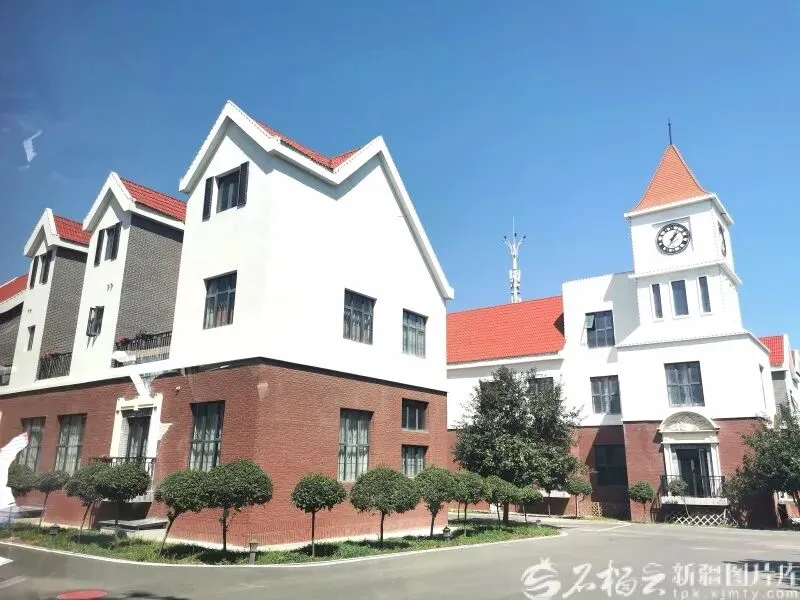 新疆将在重点旅游区域布局“葡萄酒+美食+文旅”消费场景