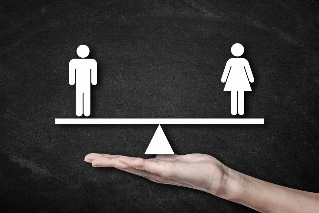 景区满60岁半价,男同志大多60退休的,老同志很感谢.大部分女同志55岁就退休了,建议把女同志55岁等同于男同志60岁,补充票价策略.