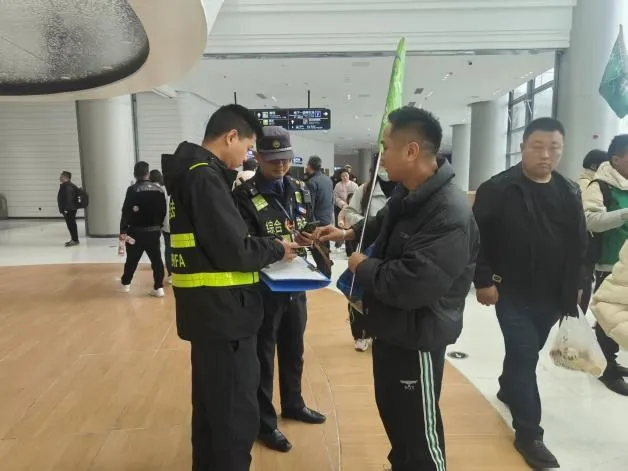 执法力量进景区 守护游客安心游