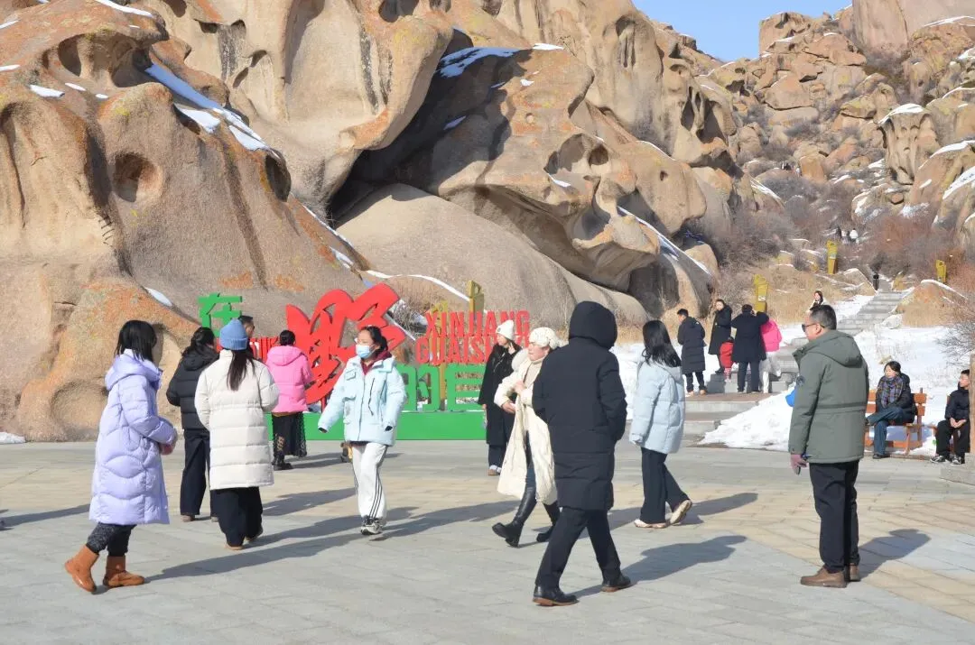 怪石峪景区春节旅游喜迎“开门红”——人气年味双提升,服务保障显初心