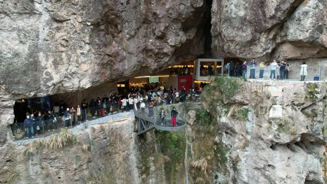 春节,天气放晴!乐清雁荡山景区太疯狂啦,全是人……