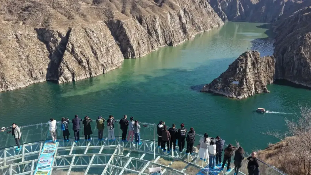 2026年春节:永靖县多景区景点游人如织,创春节旅游历史新高