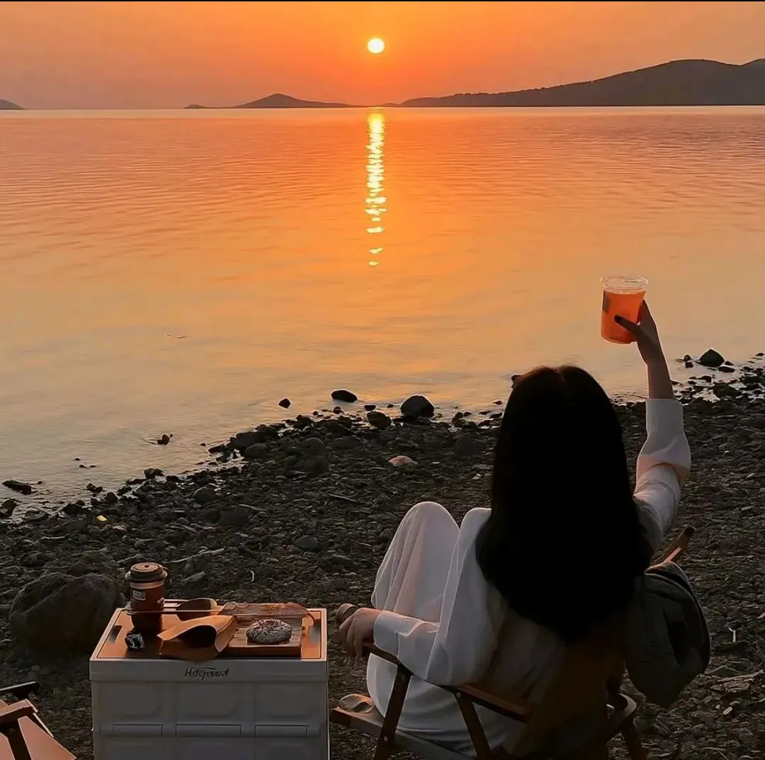 “存起来,年后去旅游,朋友圈就这么发~”