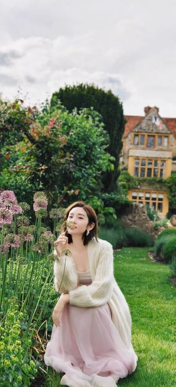 唐艺昕晒近期新西兰旅游照,人比风景还美、还治愈!