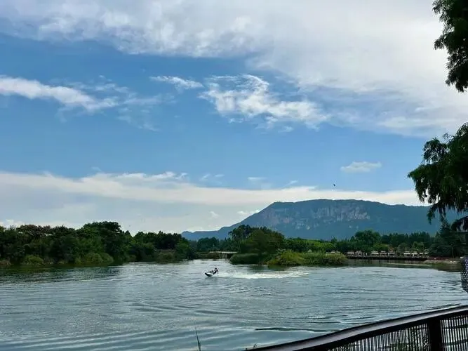 云南昆明市把全国景区的饭碗给砸了