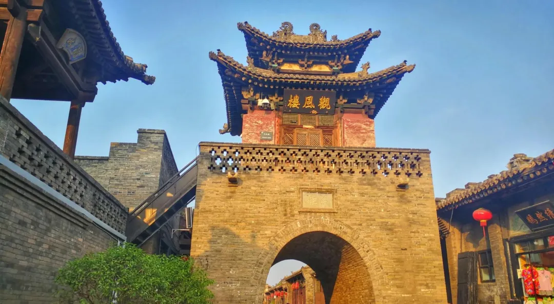 大批俄罗斯人“霸占”山西平遥街头,打着旅游的幌子,不逛县衙不看镖局,到底被啥迷住了?