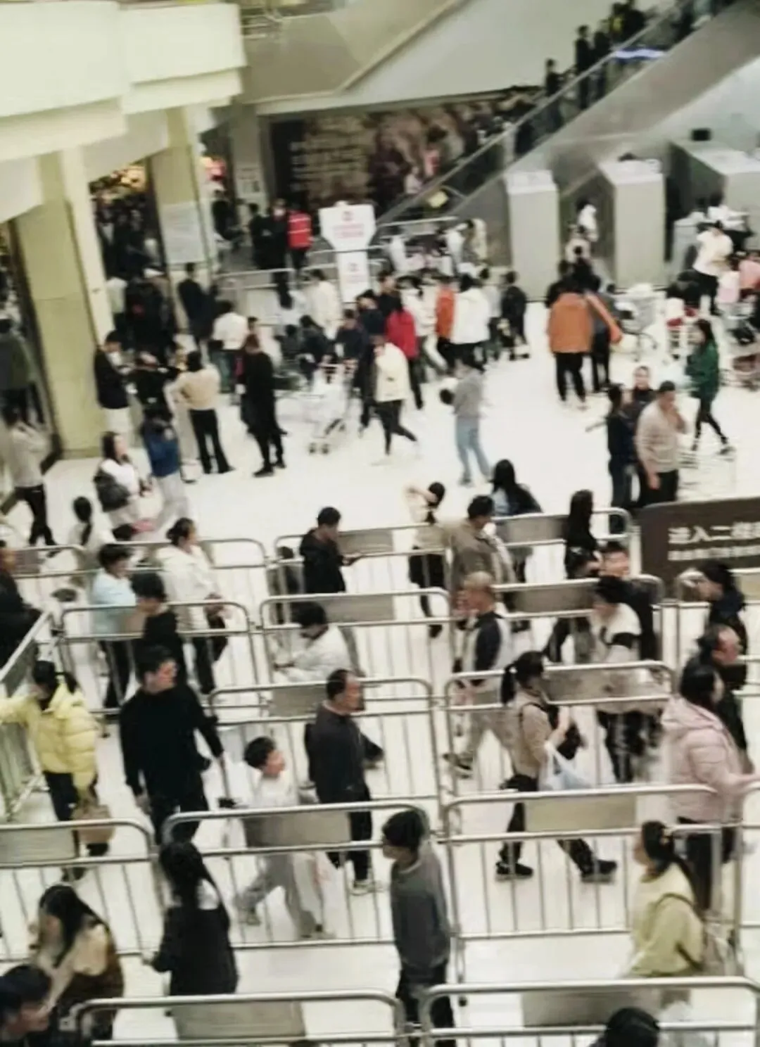 堪比5A景区人流量—胖东来