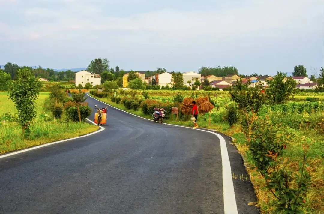 红安美丽公路串联红色景区