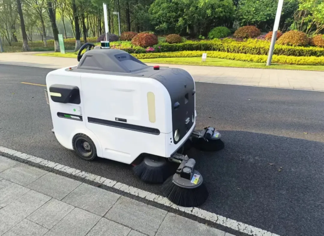 园区 / 厂区 / 景区,为什么都在用无人清扫车?
