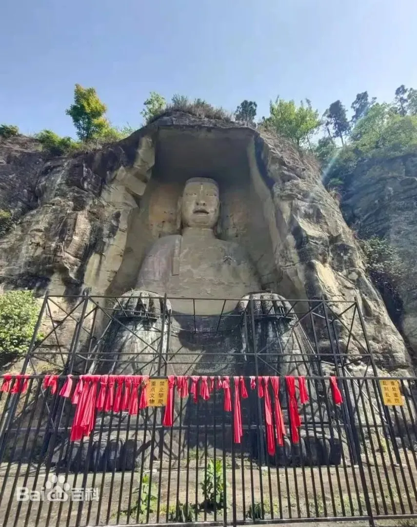 中国景区系列——半月山大佛:沱江之畔的千年谜踪,乐山大佛的“三弟”