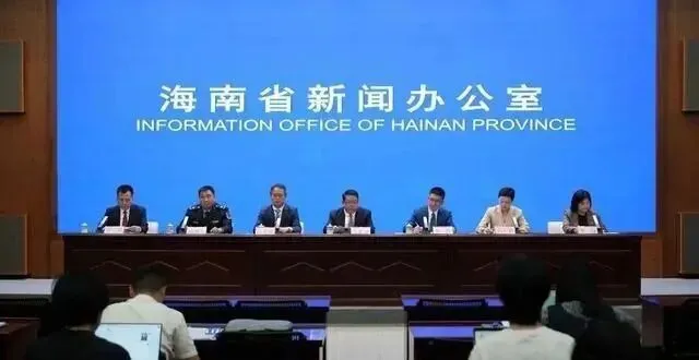 “谁要伤海南旅游的口碑,我们就砸谁的饭碗!”这句狠话,三亚这次是真干了!