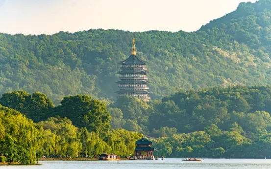 同样都是浙江的优秀旅游城市,为什么杭州要比宁波更出名?