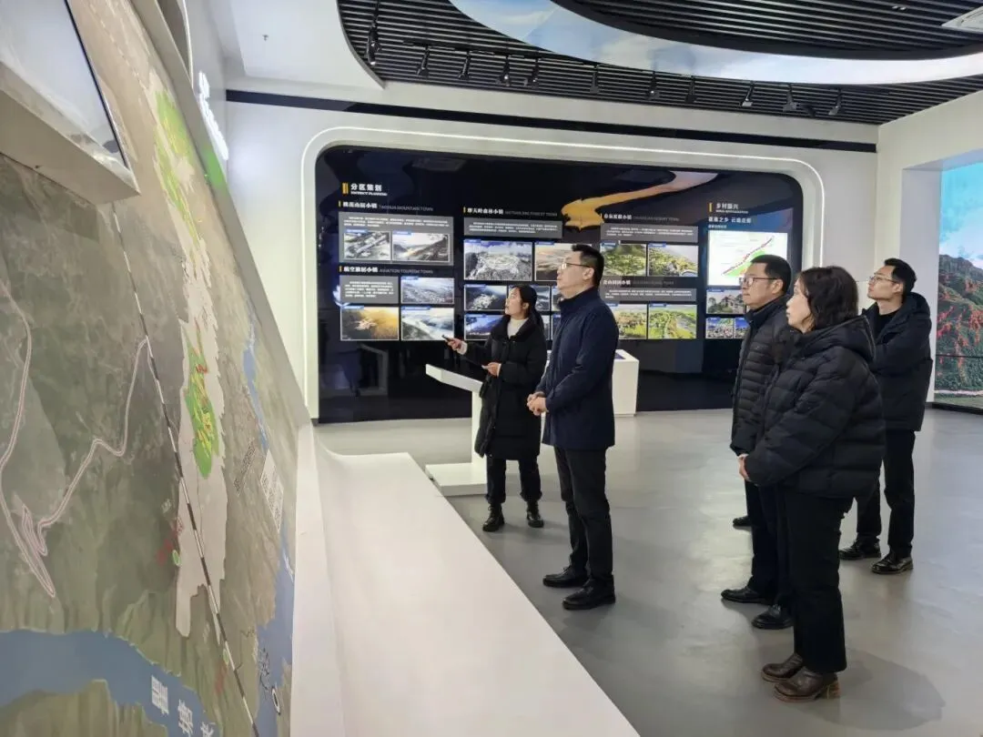 邓涛赴曲尺乡和巫山云雨康养旅游度假区调研产业发展工作