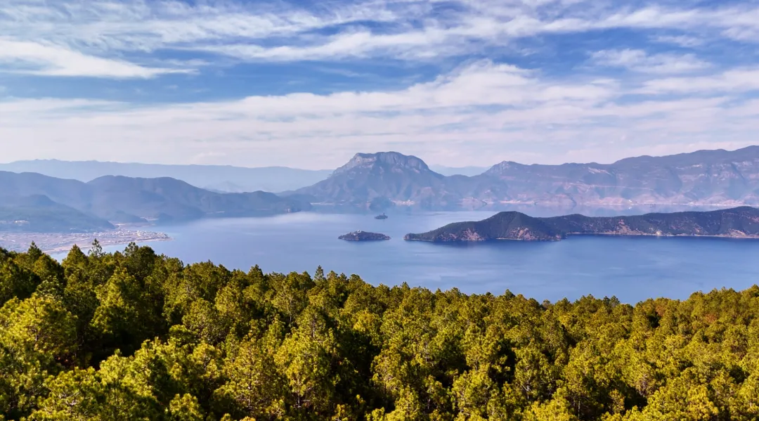 社会主义核心价值观 | 丽江泸沽湖景区:泛舟碧波览山水画卷 沉浸非遗话浓郁年味