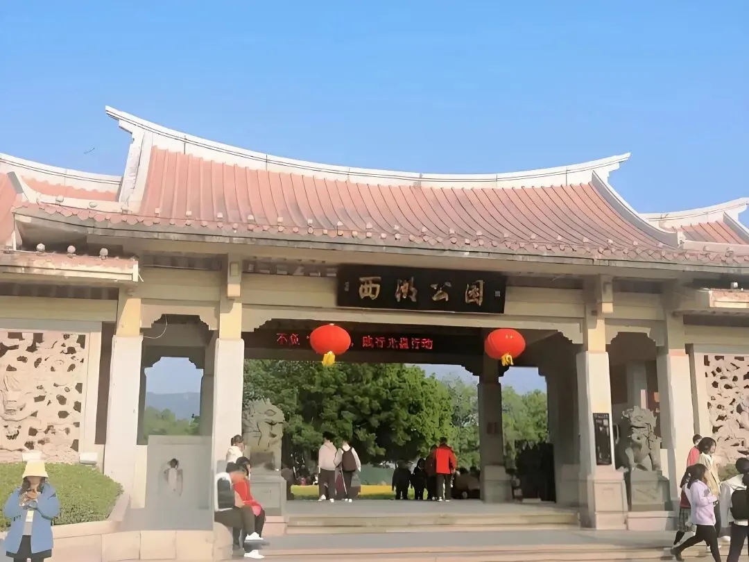 抵达泉州第一站,我们不急去网红景点,只在西湖公园慢慢散步⑤