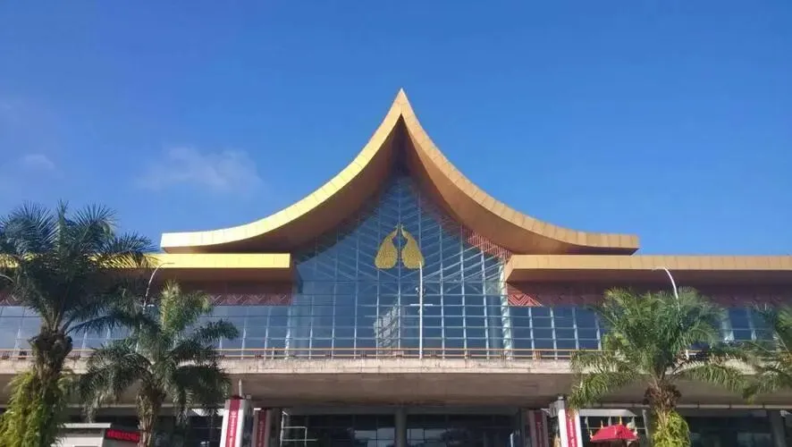 西双版纳:把全国景区饭碗砸漏了,是这傣味狂欢的雨林过年