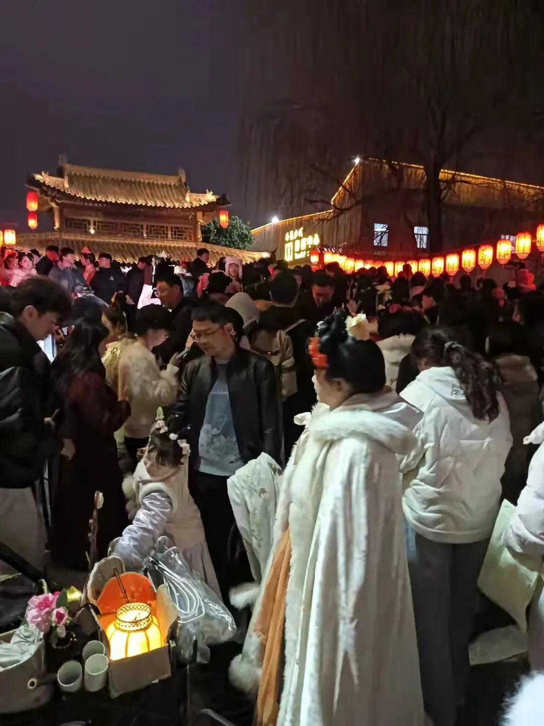 网红景区凉透后,终于有人说出救活真相:别再靠灯光骗钱了