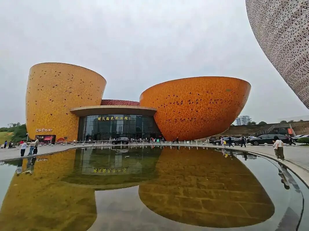 9个法国人涌进株洲,打着旅游的名义不看炎帝陵不逛方特,不吃攸县香干,想干嘛