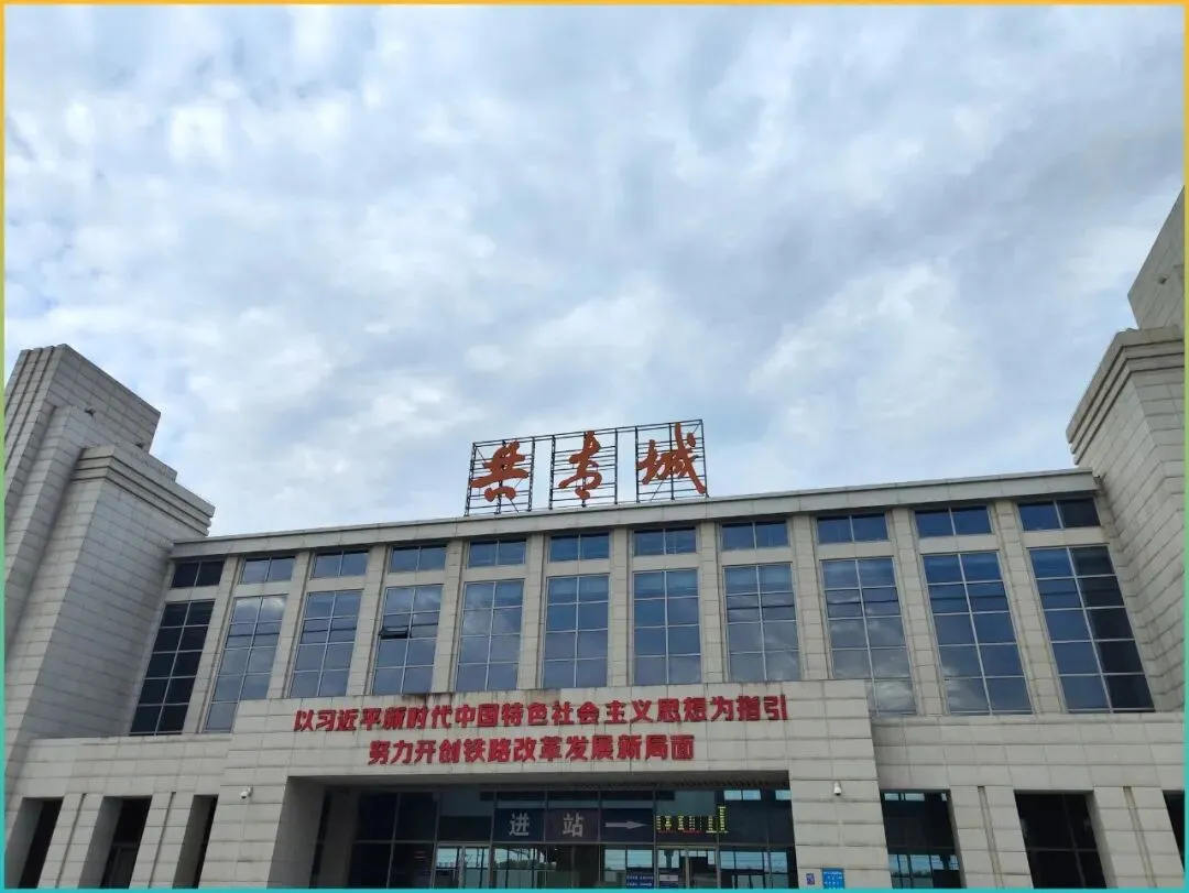 反向旅游赢麻了!这6个严重被低估的春日小城,物价感人风景治愈!